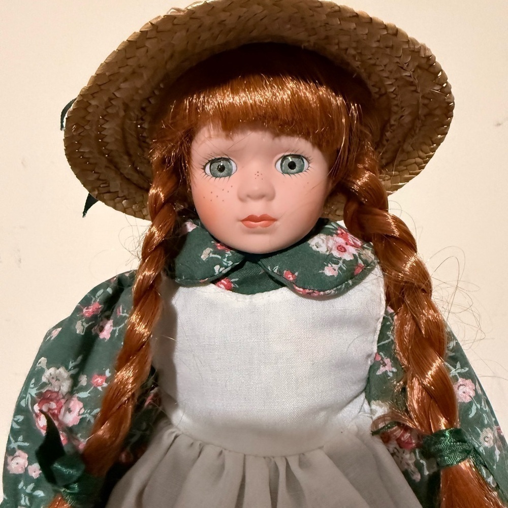 Anne of Green Gables Vintage Porcelain Doll Collectible - Picture 2 of 4
